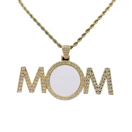 MOM necklace