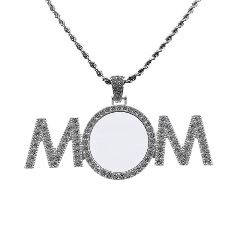 MOM necklace