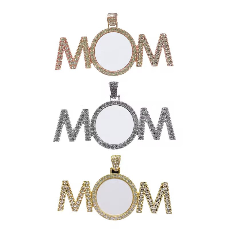 MOM necklace