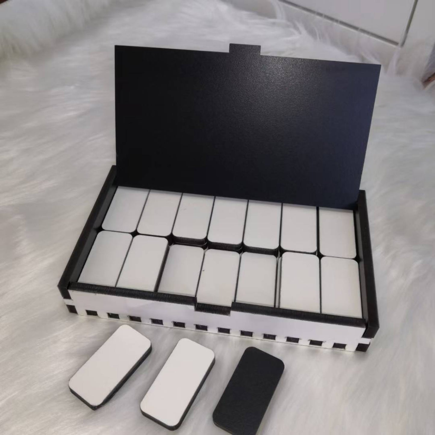 Domino Set & Box